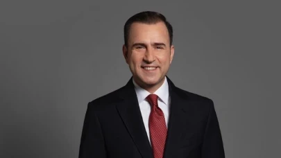Selçuk Tepeli (FOX Haber Sunucusu) Kimdir? Yaşı, Boyu ve Eşi