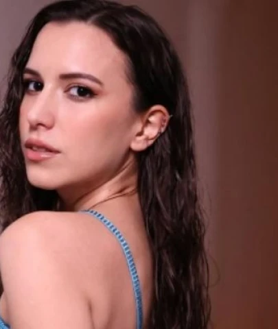 Duru And Kimdir? Kaç Yaşında? Nereli? Evli Mi? Boyu