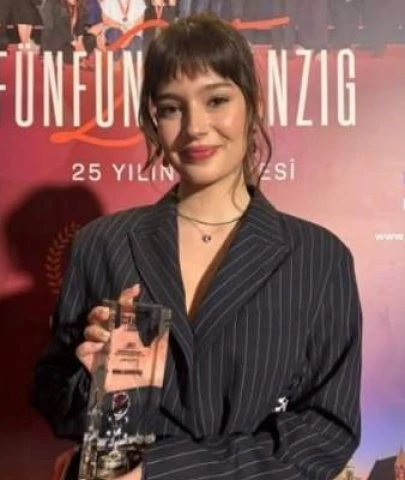 Mina Demirtaş Kimdir? Delikanlı Dila Kaç Yaşında? Boyu, Dizileri