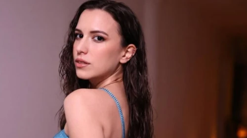 Duru And Kimdir? Kaç Yaşında? Nereli? Evli Mi? Boyu